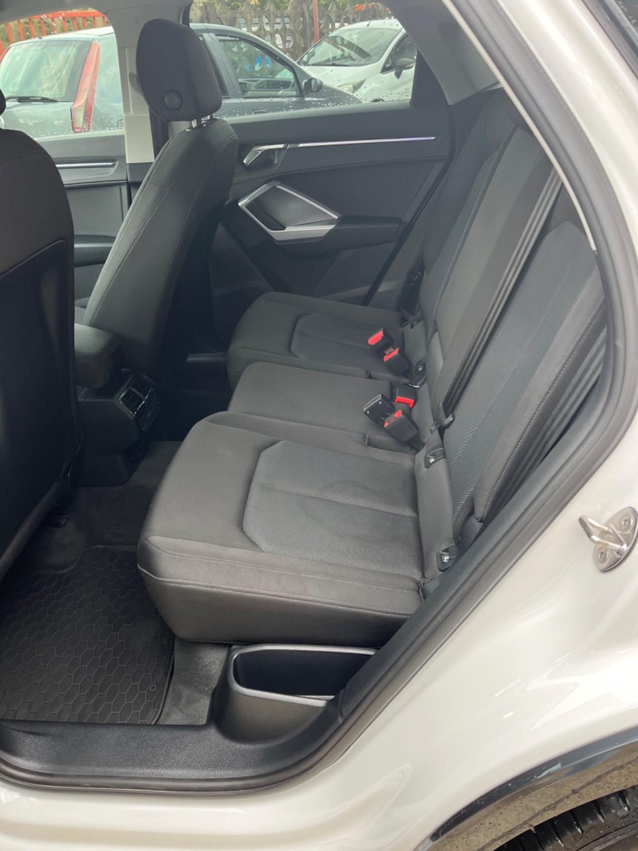 Audi Q3 35 TDI S tronic Business Advanced