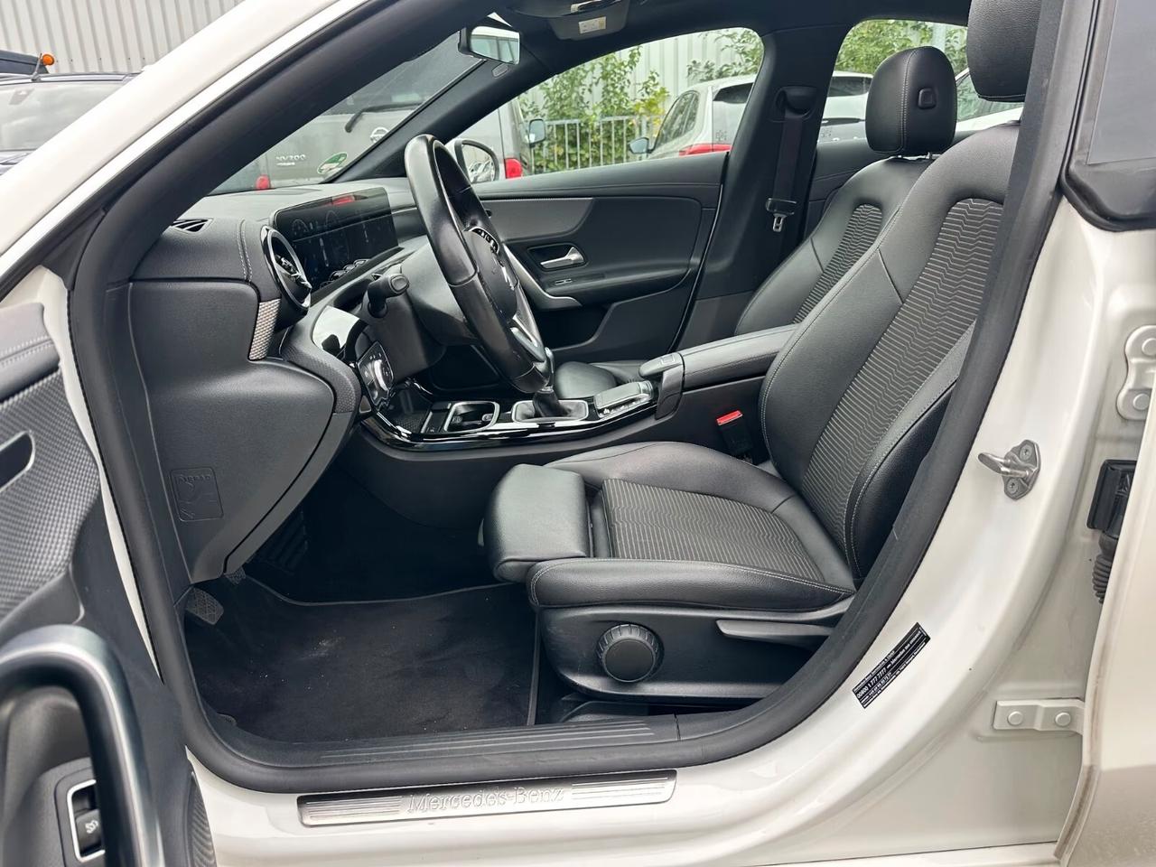 Mercedes-benz CLA 180 Panorama LED MBUX