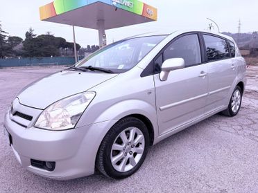 Toyota Corolla Verso 2.2 16V D-4D D-Cat