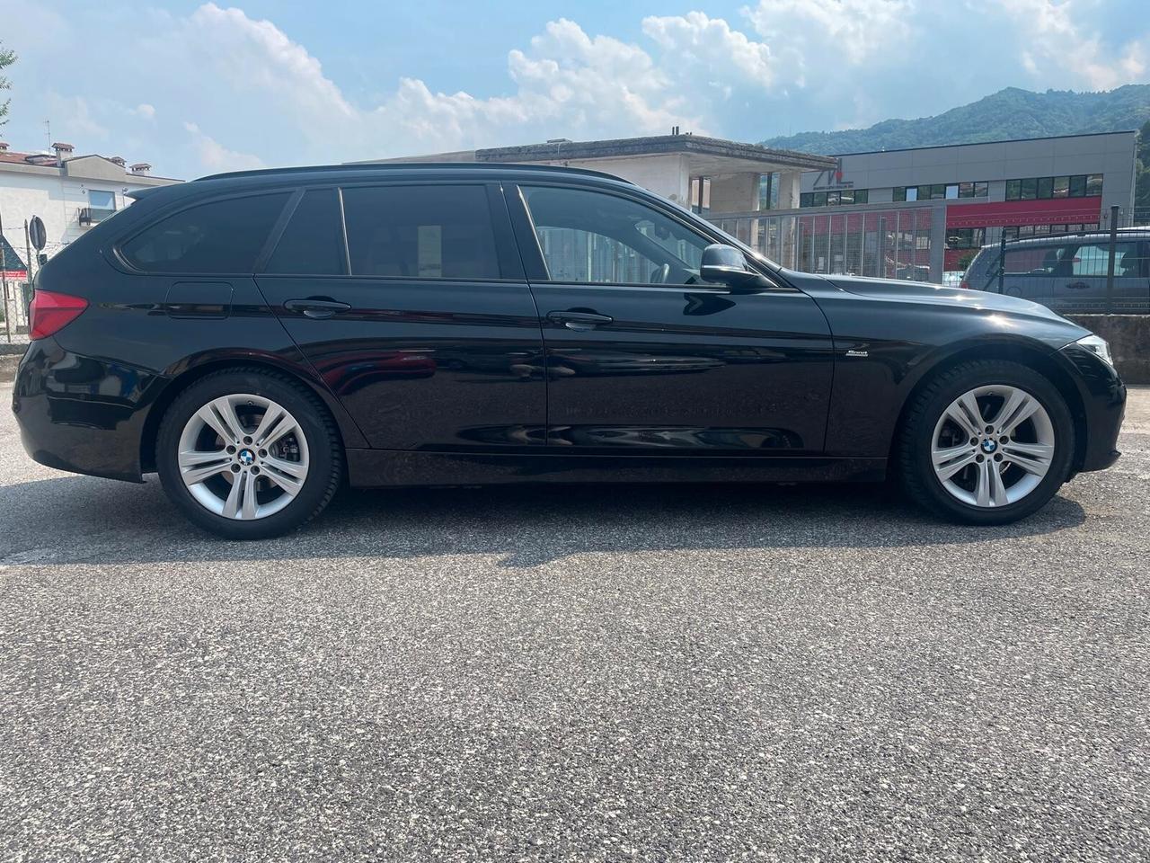 BMW 320d xDrive Sport Automatico trazione integrale