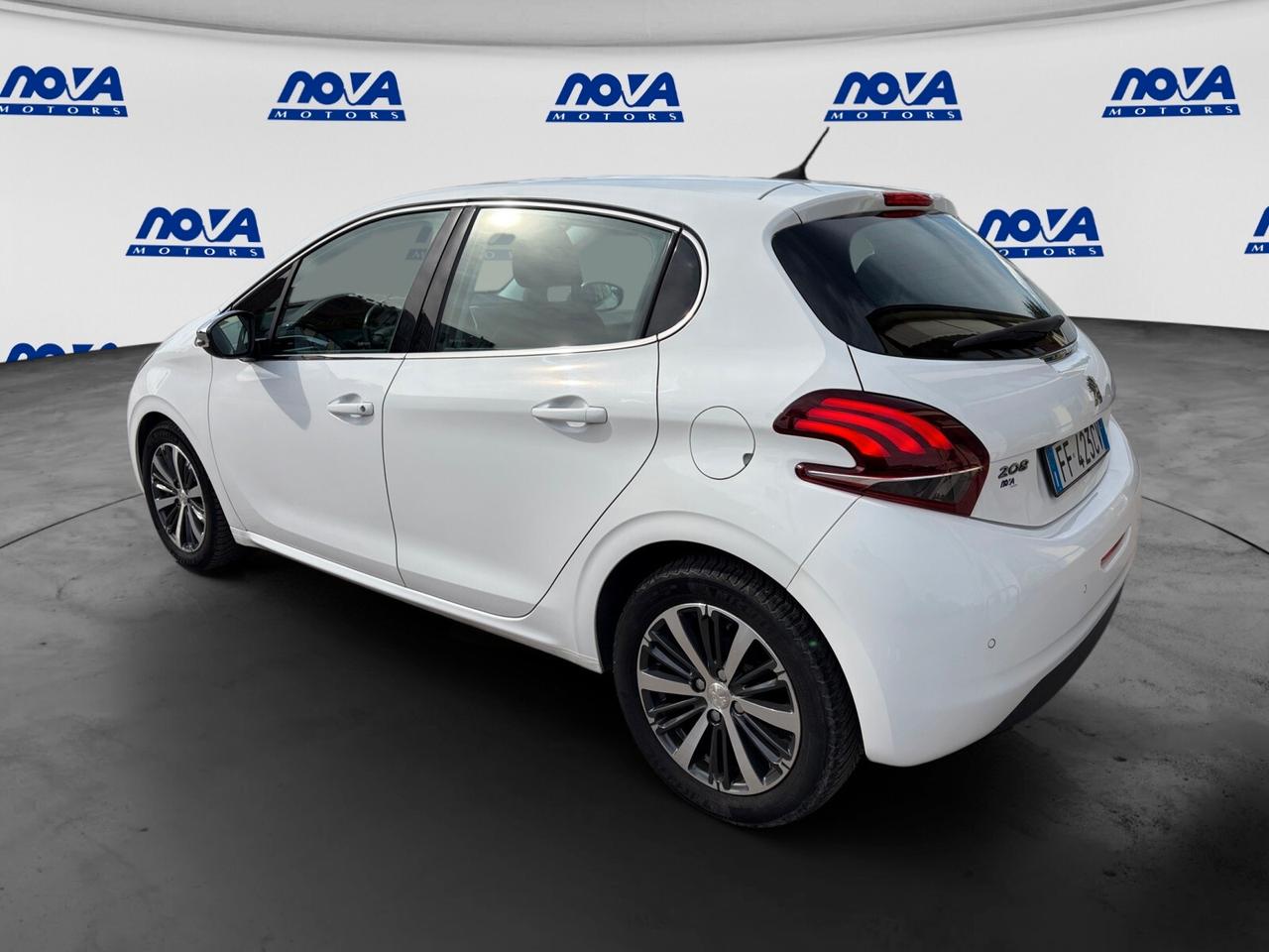 Peugeot 208 PureTech 82 5p. GPL Allure
