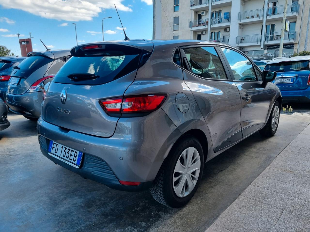 Renault Clio 1.2 75CV 5 porte Zen