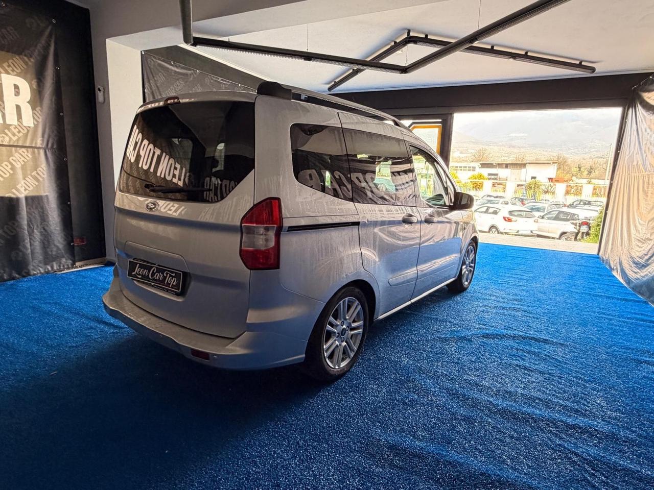 Ford Tourneo Courier 1.5 TDCI 95 CV Titanium