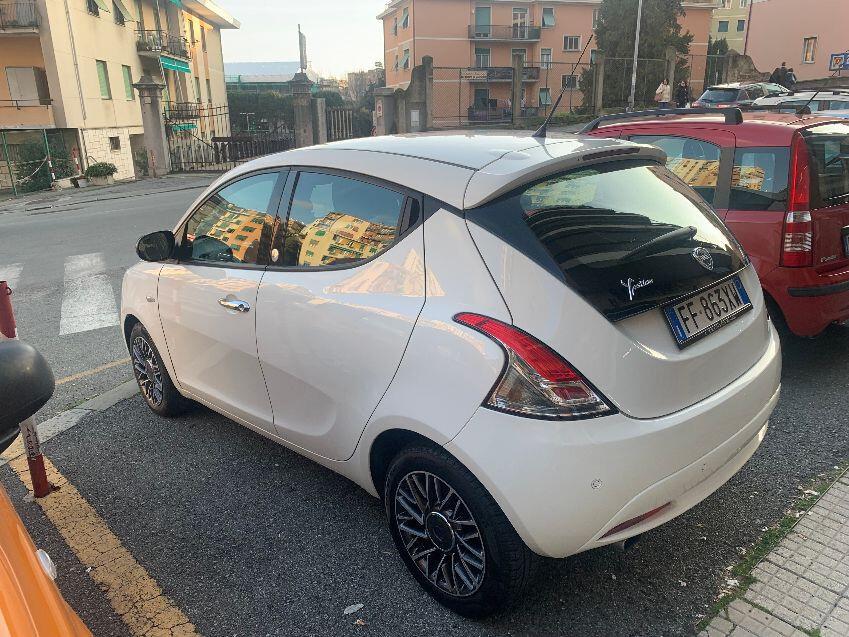 Lancia Ypsilon 1.2 69 CV 5 porte GPL Ecochic Gold - OK NEOPATENTATI