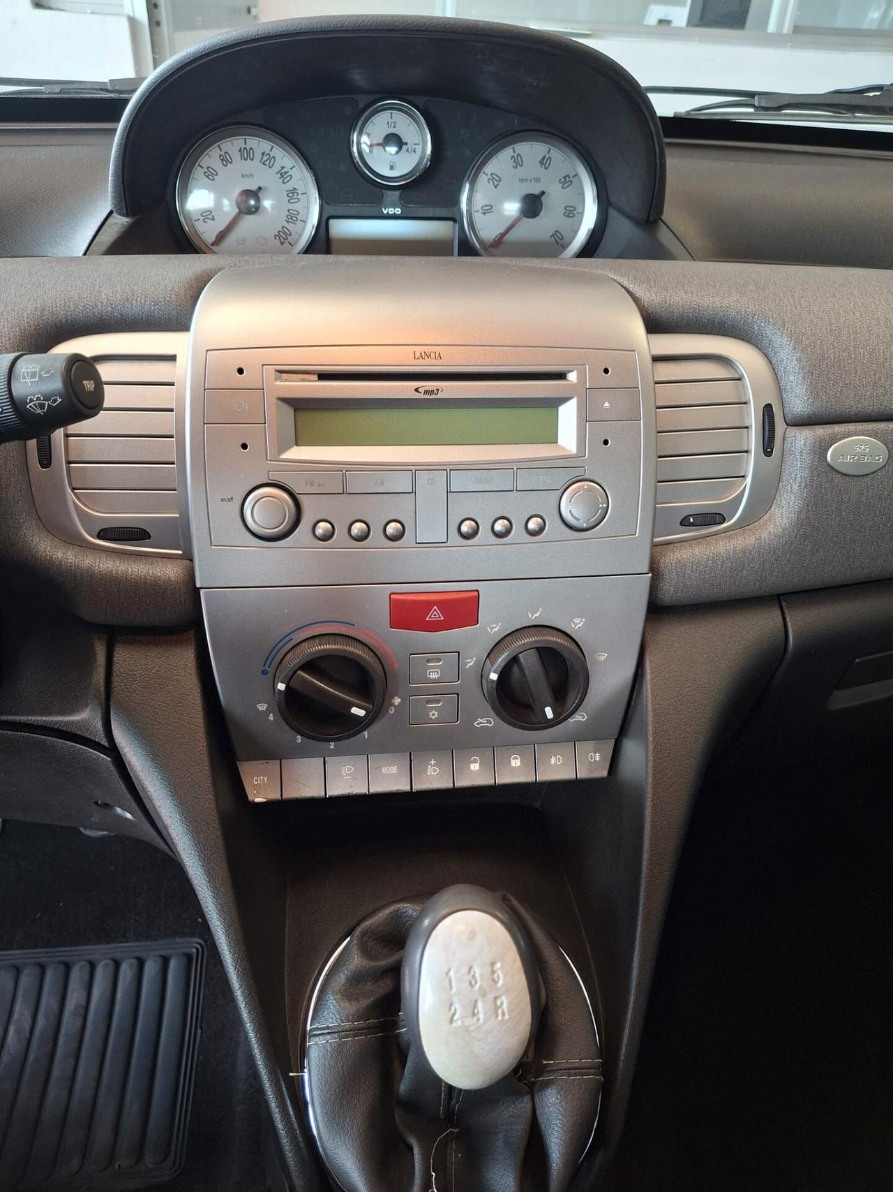 Lancia Ypsilon 1.2 8v *NEOPATENTATI