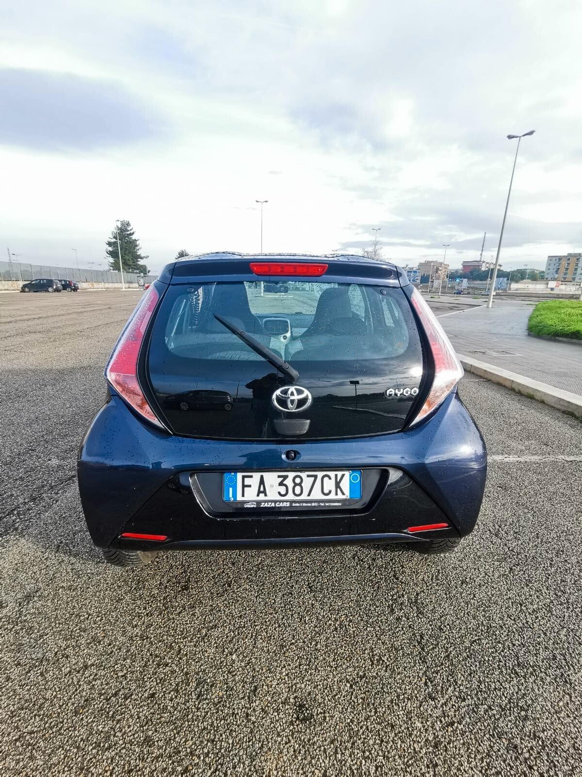 Toyota Aygo 1.0 VVT-i 69 CV 5P. x-wave