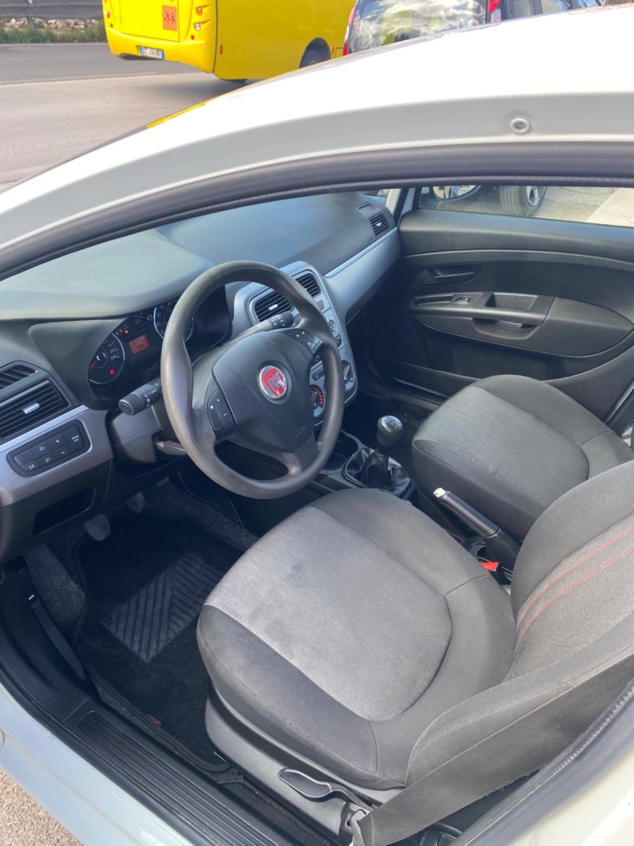 Fiat Punto 1.3 MJT II 75 CV 5 porte Virgin Radio