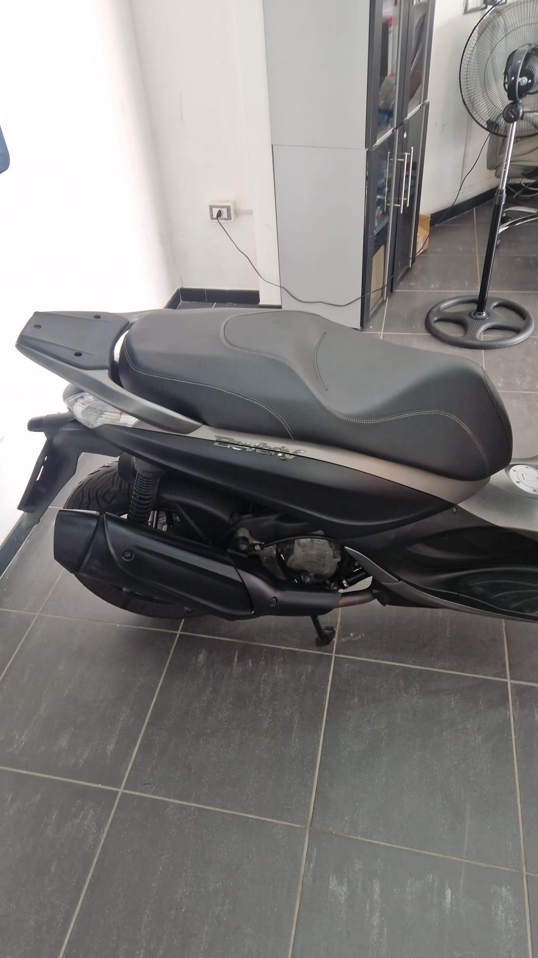 Piaggio Beverly 350 BASE