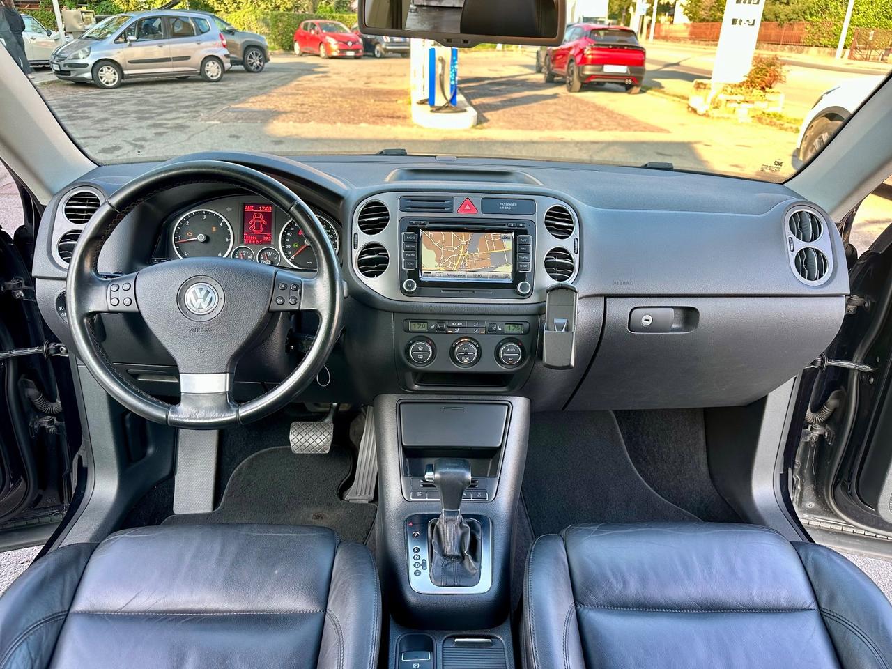 Volkswagen Tiguan 2.0 TDI DPF 4MOTION tiptronic Track & Field