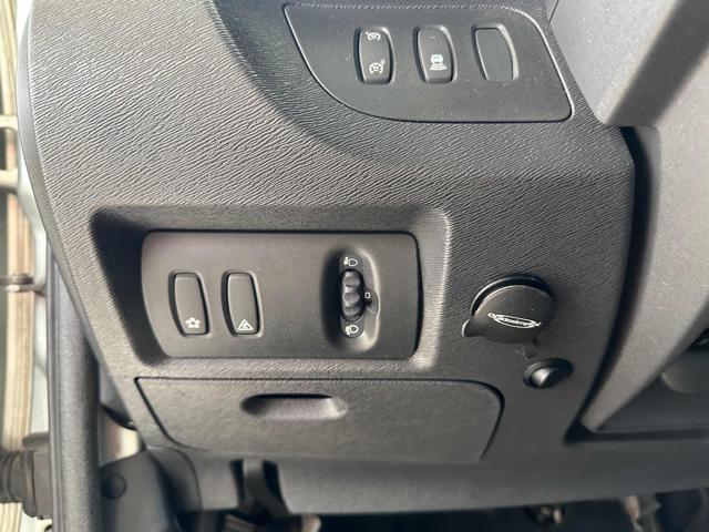 RENAULT Kangoo BENZINA/GPL 5 POSTI CAMBIO AUTOMATICO NAVIGATORE