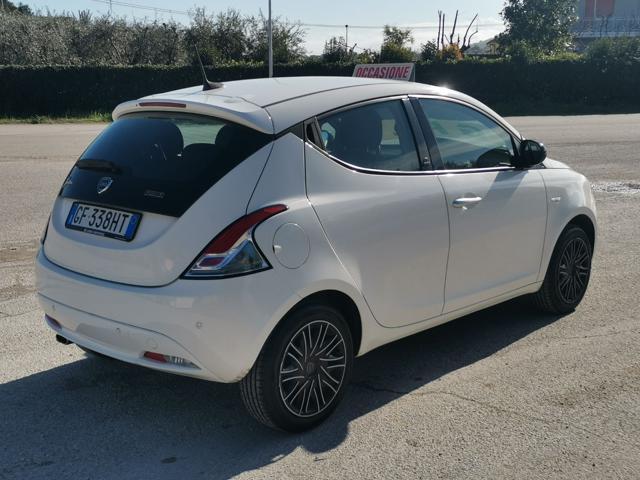 LANCIA Ypsilon 1.0 FireFly 5p S&S Hybrid Ecochic Silver IMP. GPL