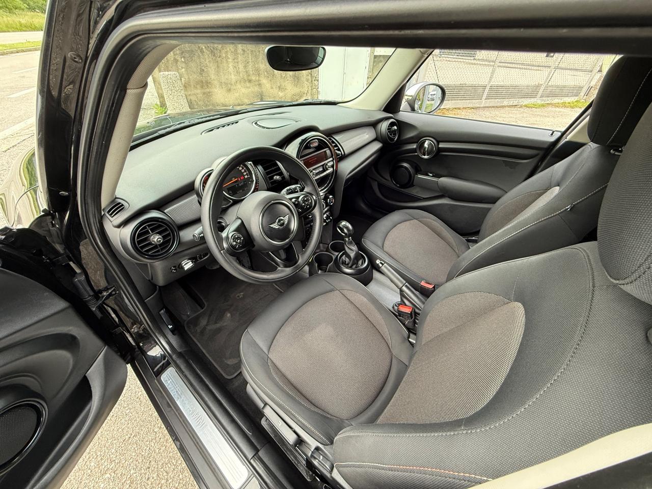 MINI COOPER 1.5BENZINA 136CV 5 porte 2015