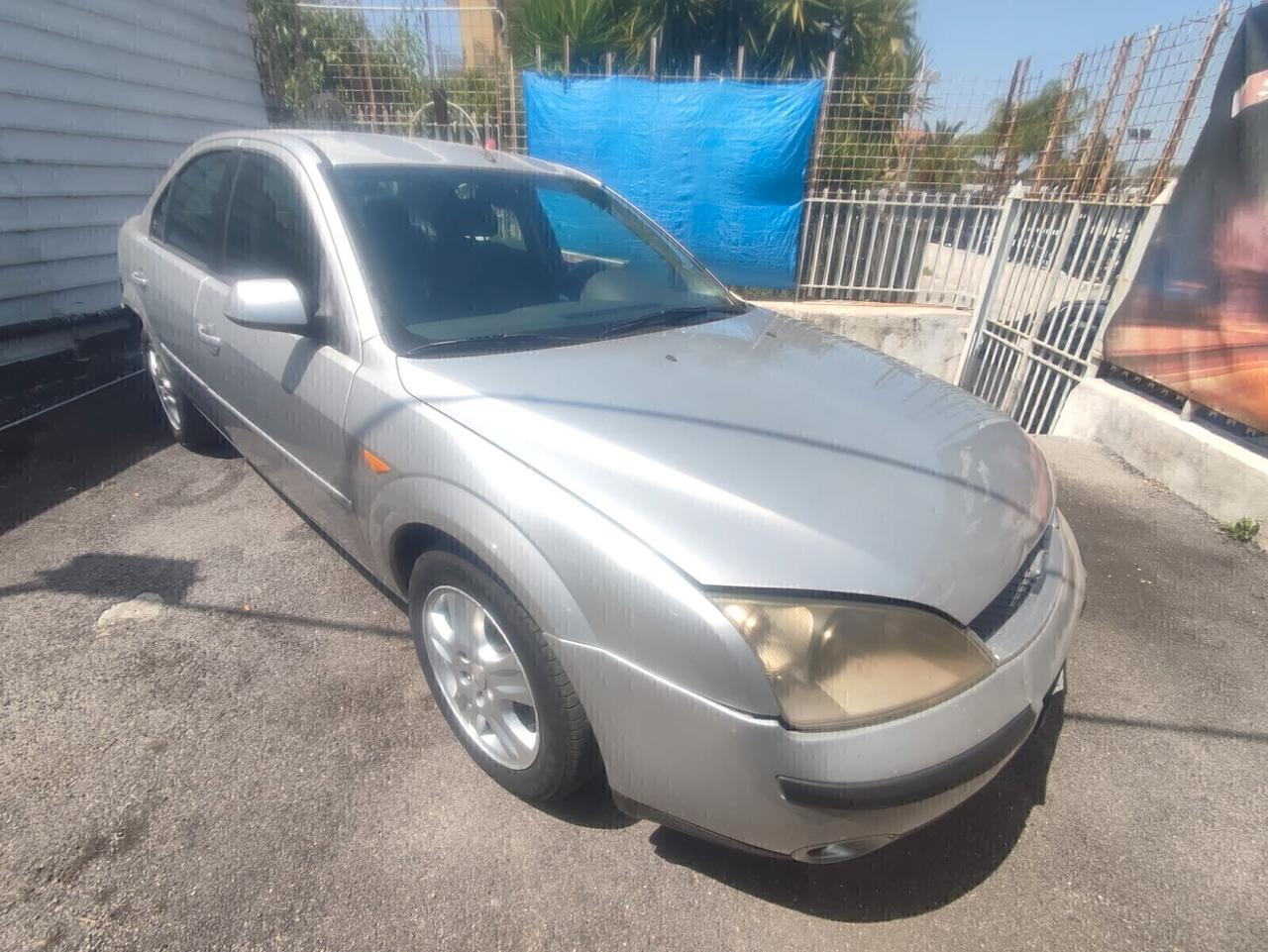 Ford Mondeo 2.0 TDDi cat 4p. Ghia