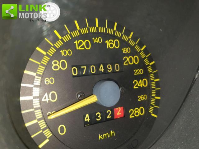LANCIA Thema 8.32 ferrari 32v 215cv