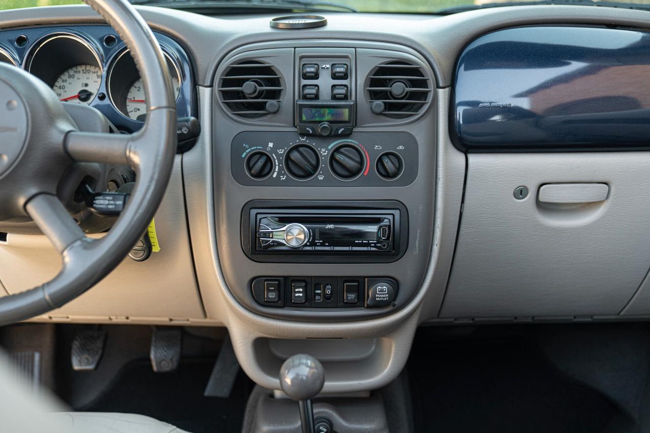 Chrysler PT Cruiser LIMITED 2.4 L CABRIOLET - CHR00001