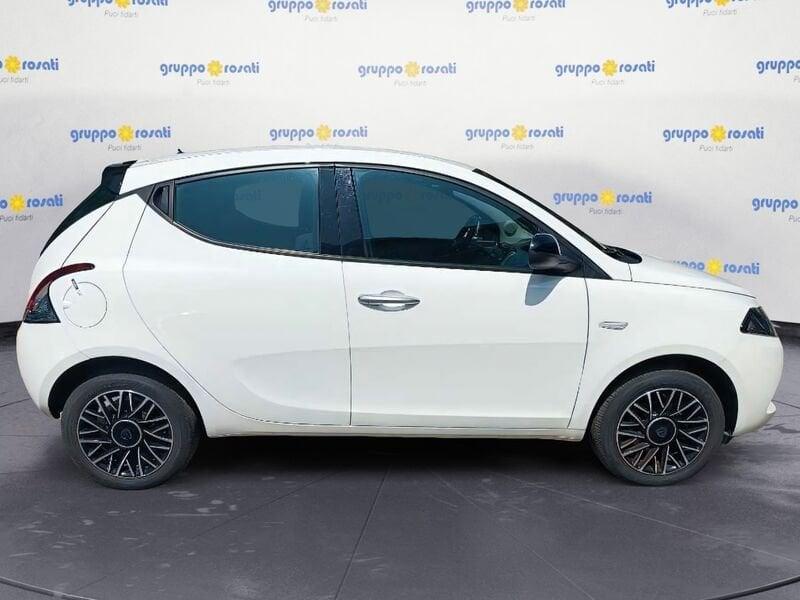 Lancia Ypsilon New 5 porte My24 1.0 Firefly 70 CvStart&Stop Hybrid Oro