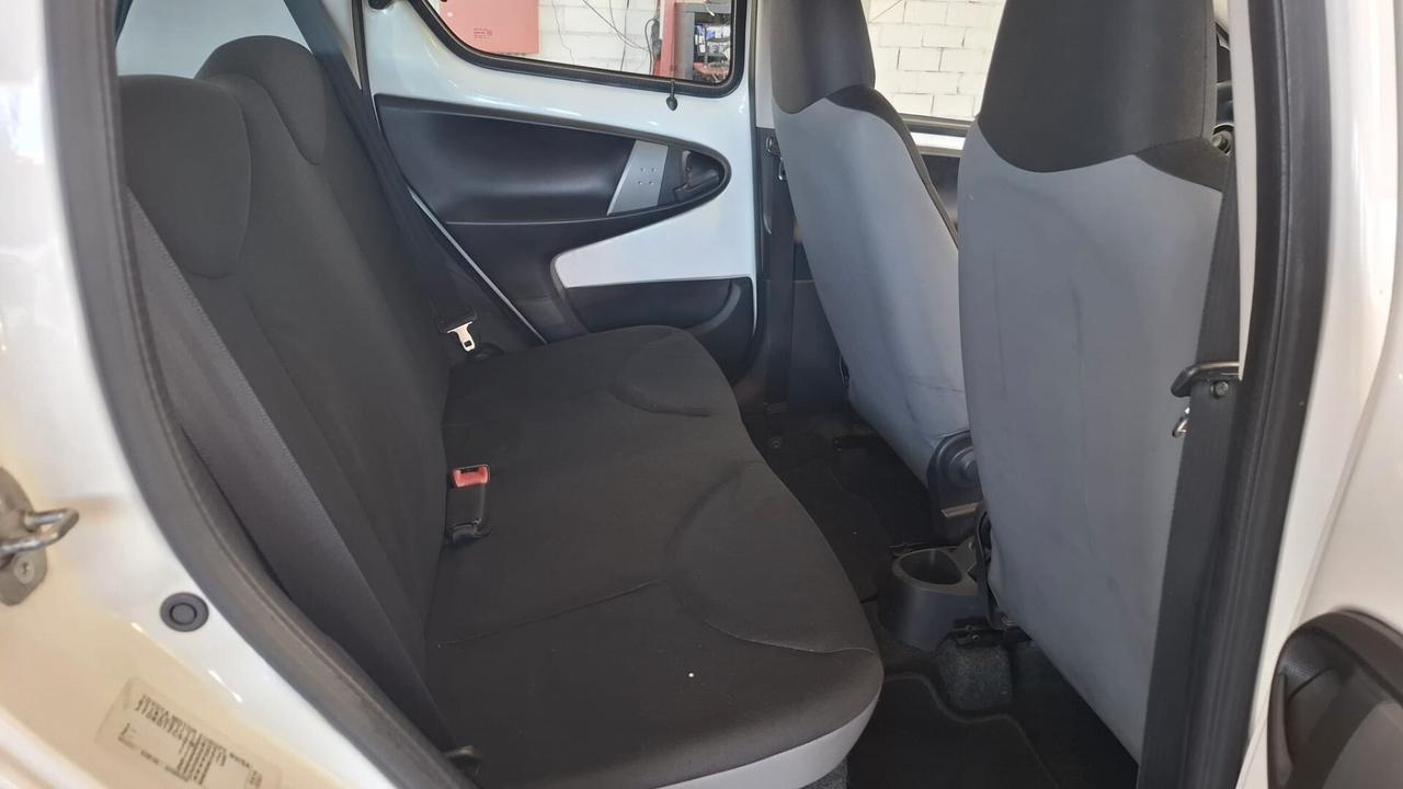 Toyota Aygo 1.0 12V VVT-i 5 porte Active Connect