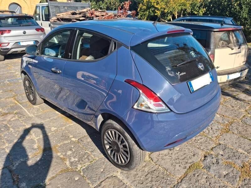 Lancia Ypsilon 0.9 TwinAir 85 CV 5 porte Metano Ecochic
