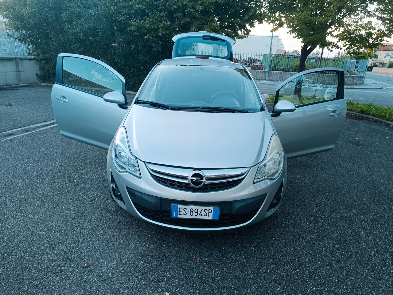 Opel Corsa 1.2 3 porte 2013 SOLAMENTE 49.000 KM