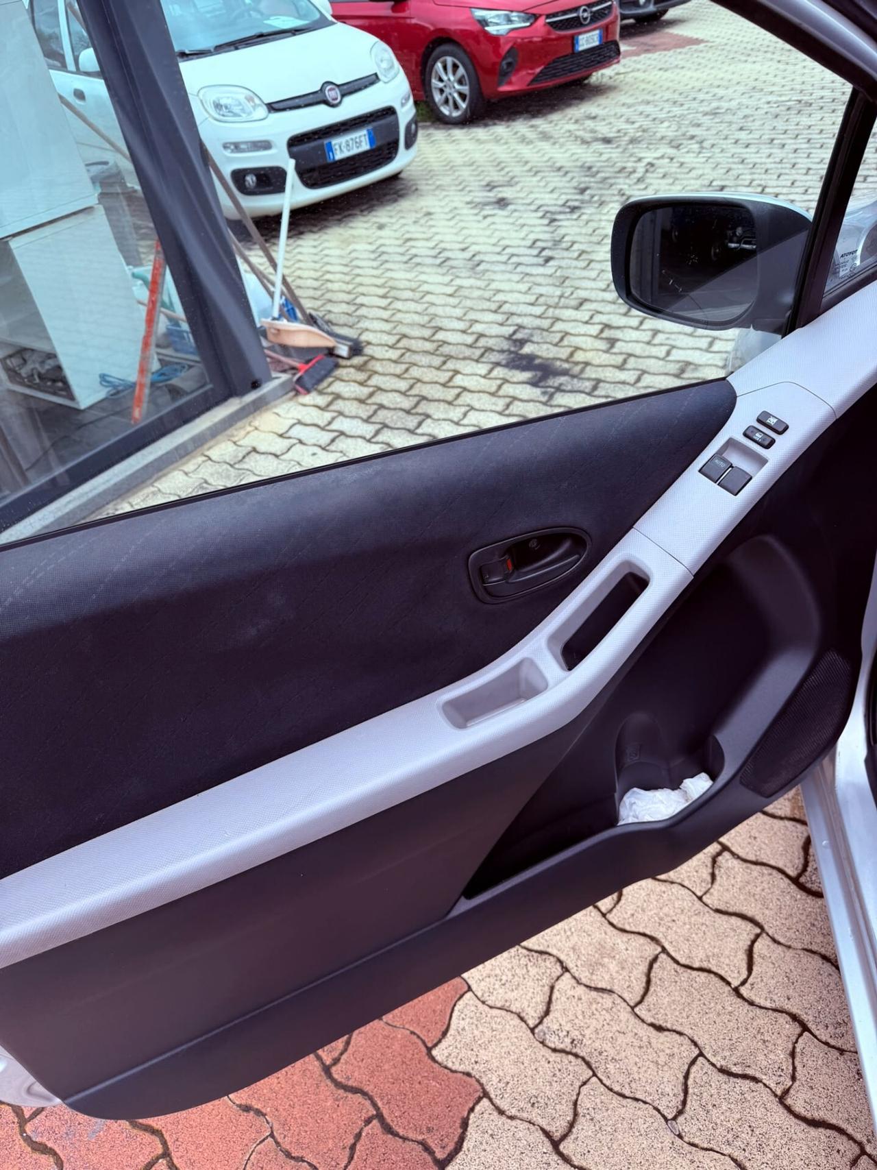 Toyota Yaris 1.3 3 porte Sol