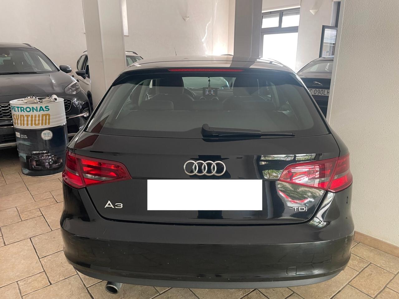 Audi A3 1.6 TDI ultra Attraction finanziabile