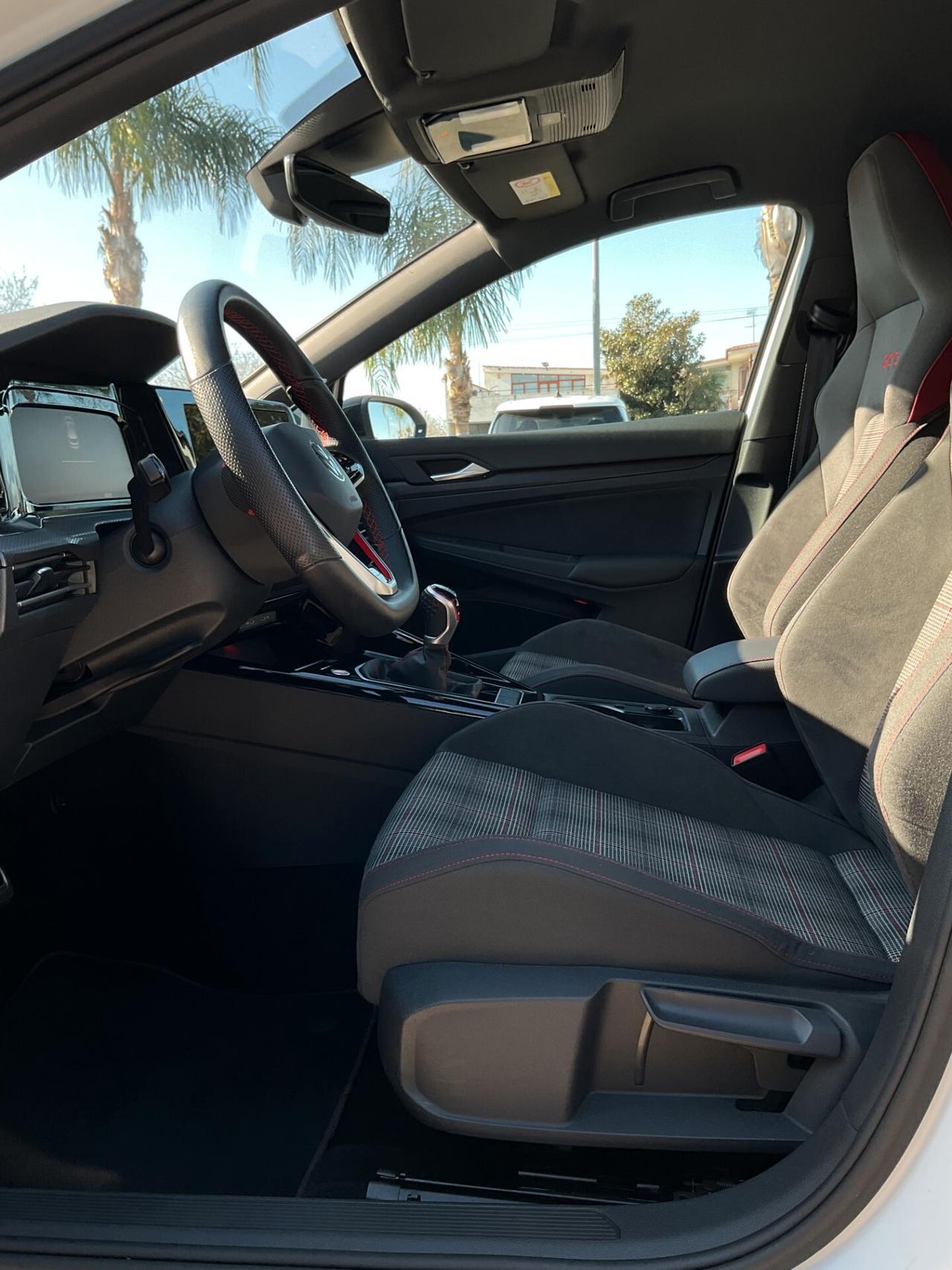 Volkswagen Golf GTI 2.0 TSI Ultimate