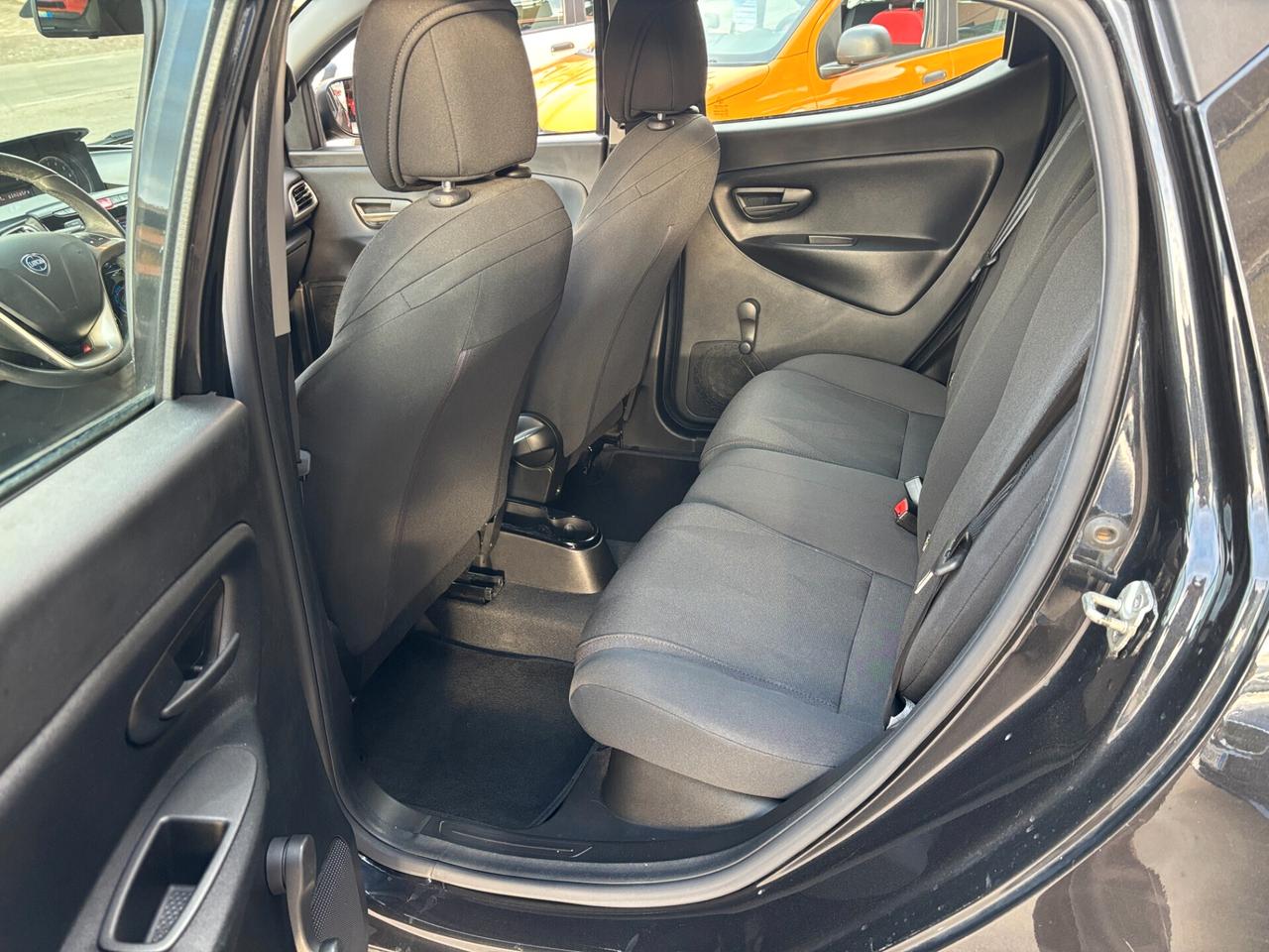 Lancia Ypsilon 1.0 5 porte Hybrid Gold-2021