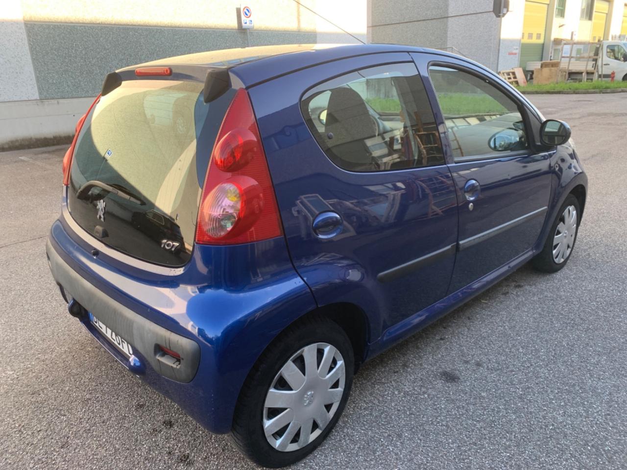 Peugeot 107 1.0 68CV 5p. Sweet Years