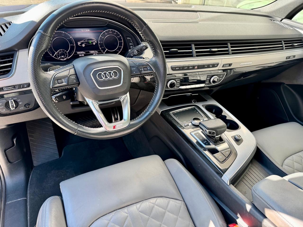 Audi Q7 e-tron 3.0 TDI quattro tiptronic Business Plus