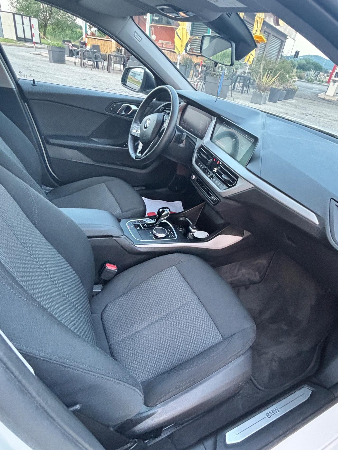 Bmw 118 118 d 5p. Business Advantage