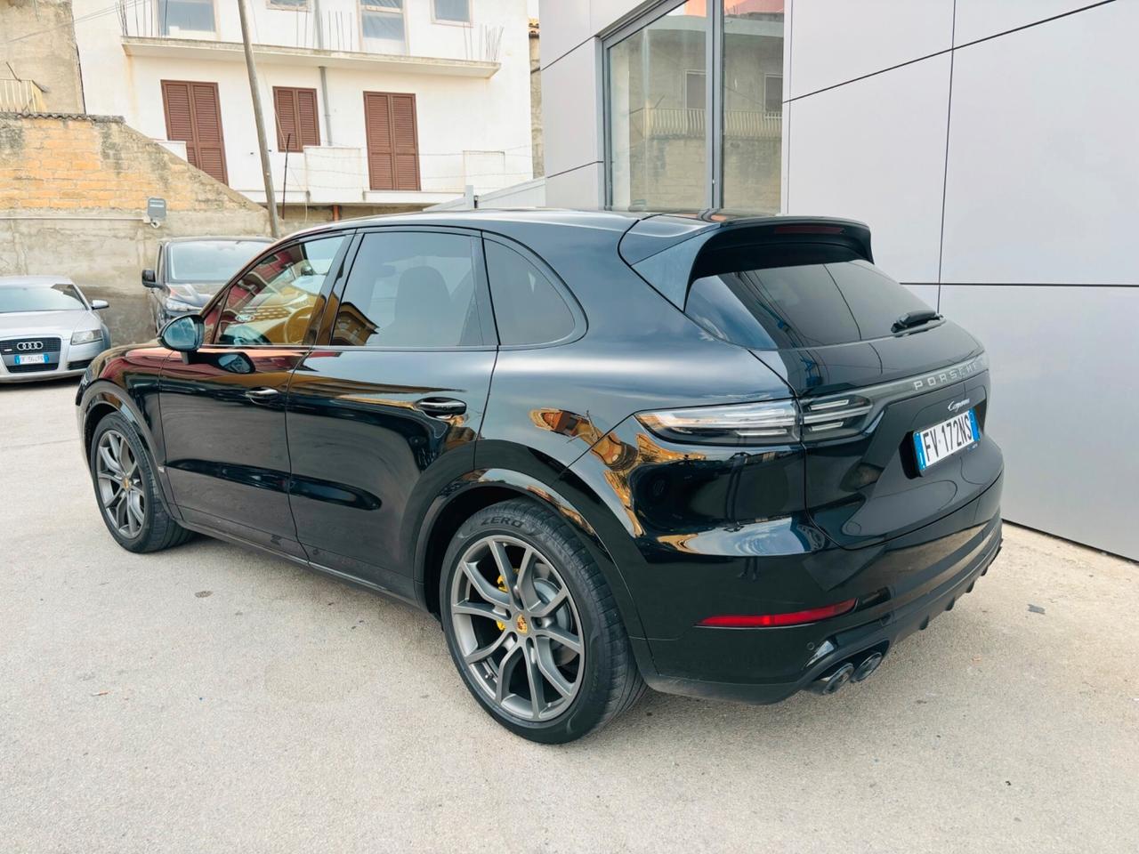 Porsche Cayenne 3.0 V6 - anno 2019 - prezzo €51.900