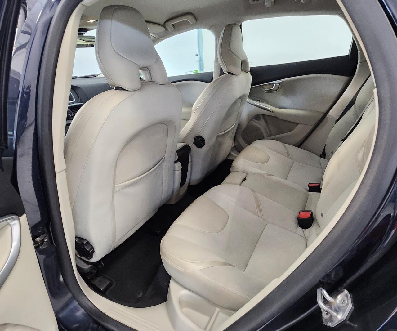 Volvo V40 D4 Geartronic R-design Kinetic