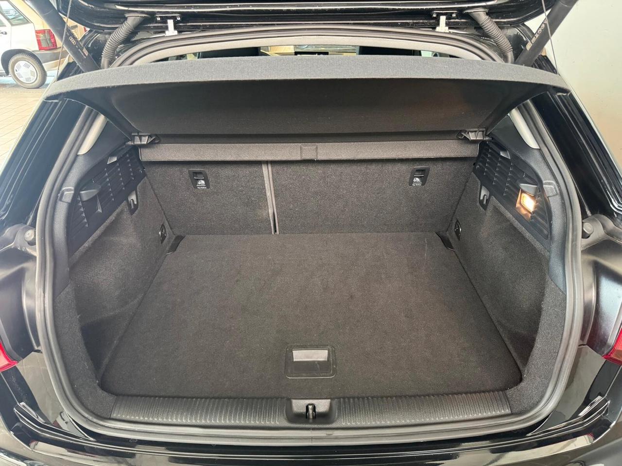 Audi Q2 35 TFSI S tronic Business
