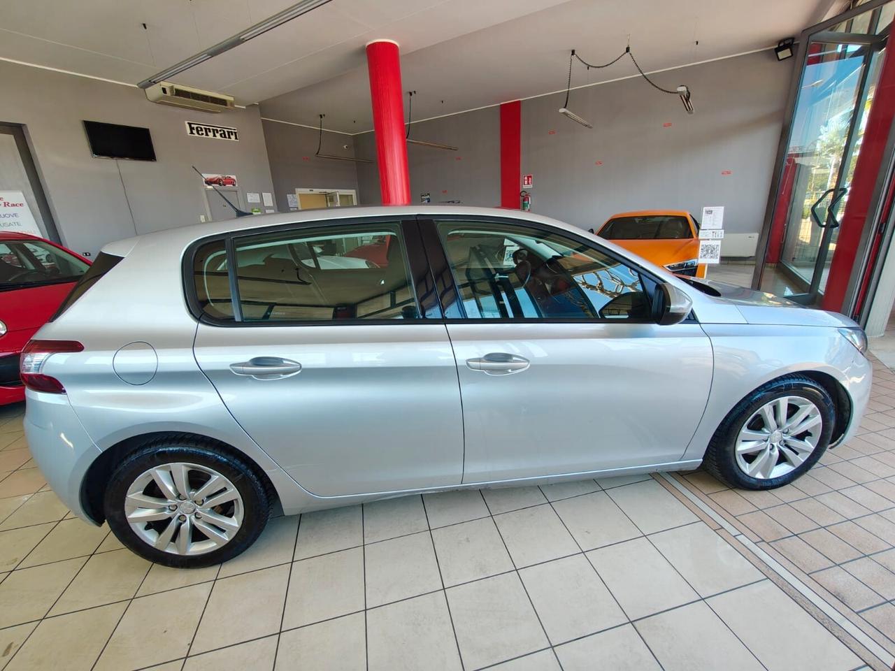 Peugeot 308 BlueHDi 120 S&S Business