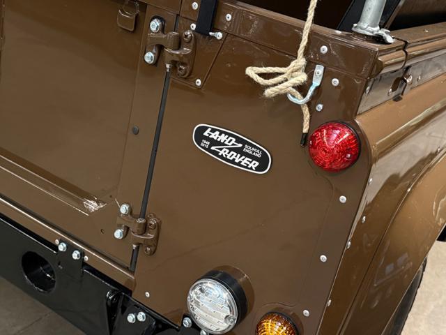 LAND ROVER Defender 90 diesel Soft-top