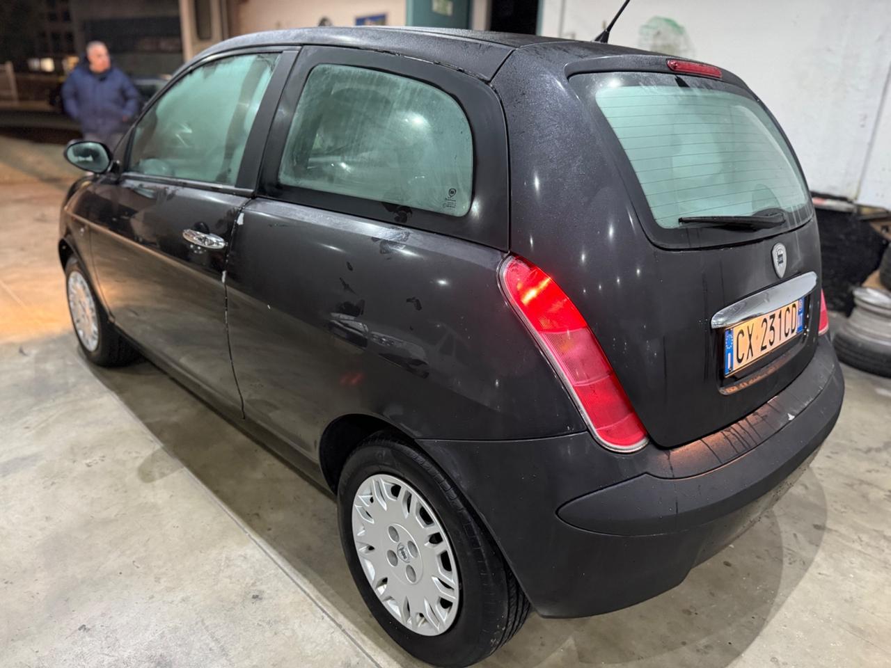 Lancia Ypsilon 1.3 MJT 75 CV Argento
