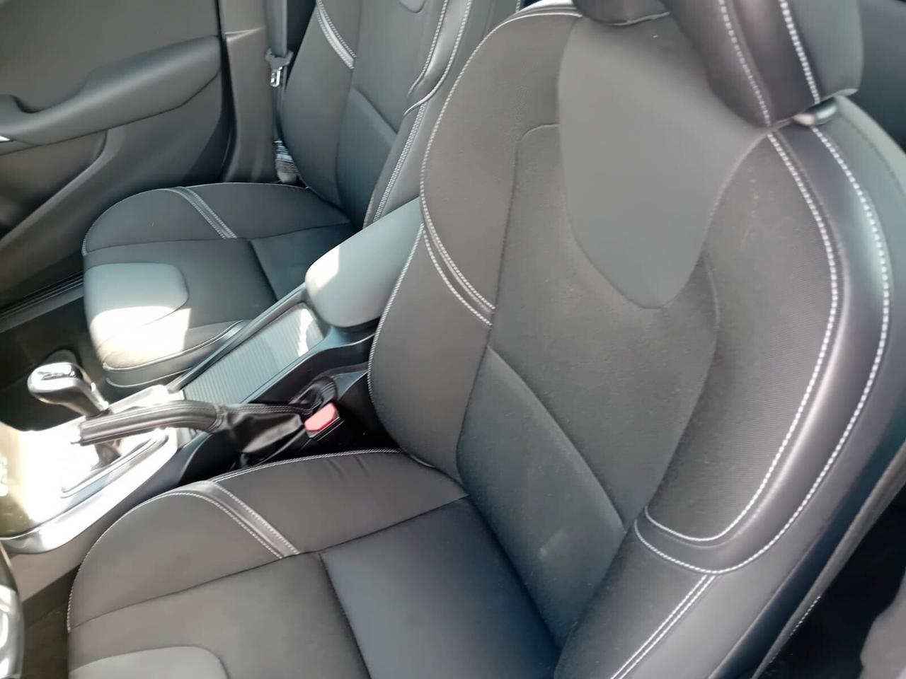 Volvo V40 2.0 d2 Momentum my17 E6