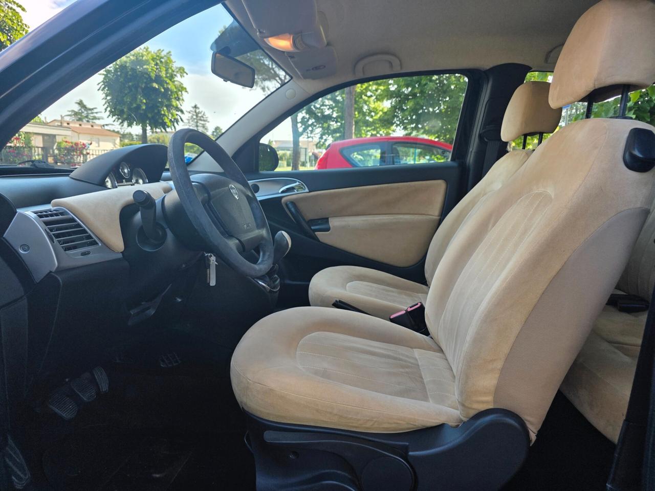 Lancia Ypsilon 1.3 MJT 75 CV