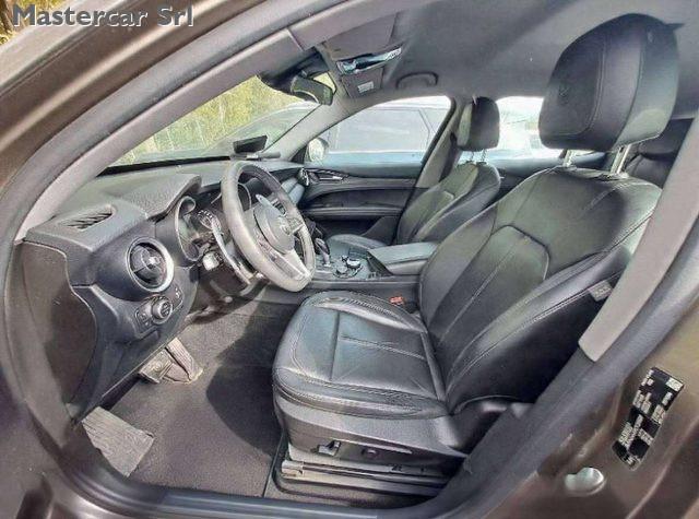 ALFA ROMEO Stelvio Stelvio 2.2 t Business Q4 180cv auto - FR855SJ