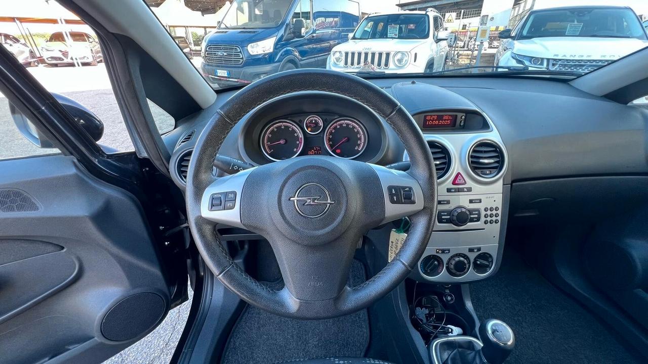 Opel Corsa 1.2 3 porte Club