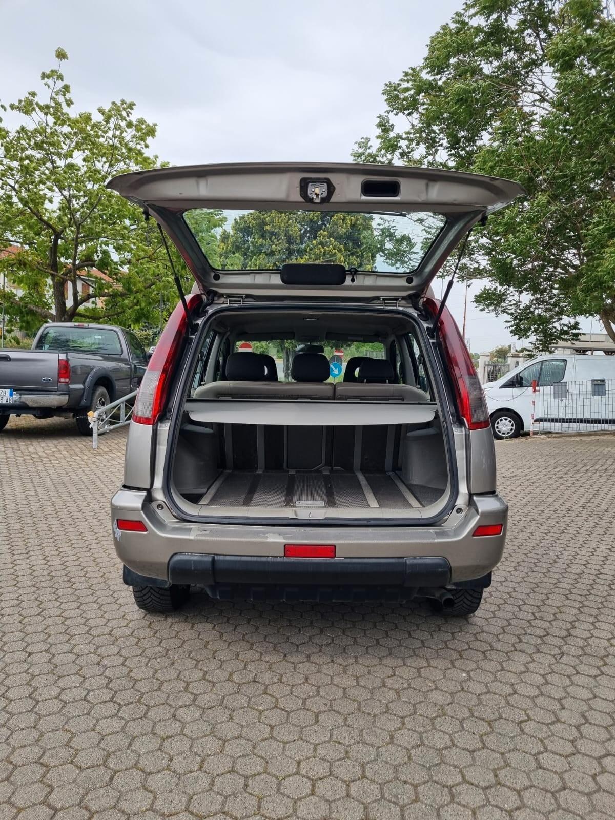 Nissan X-Trail 2.2 TD Di Elegance