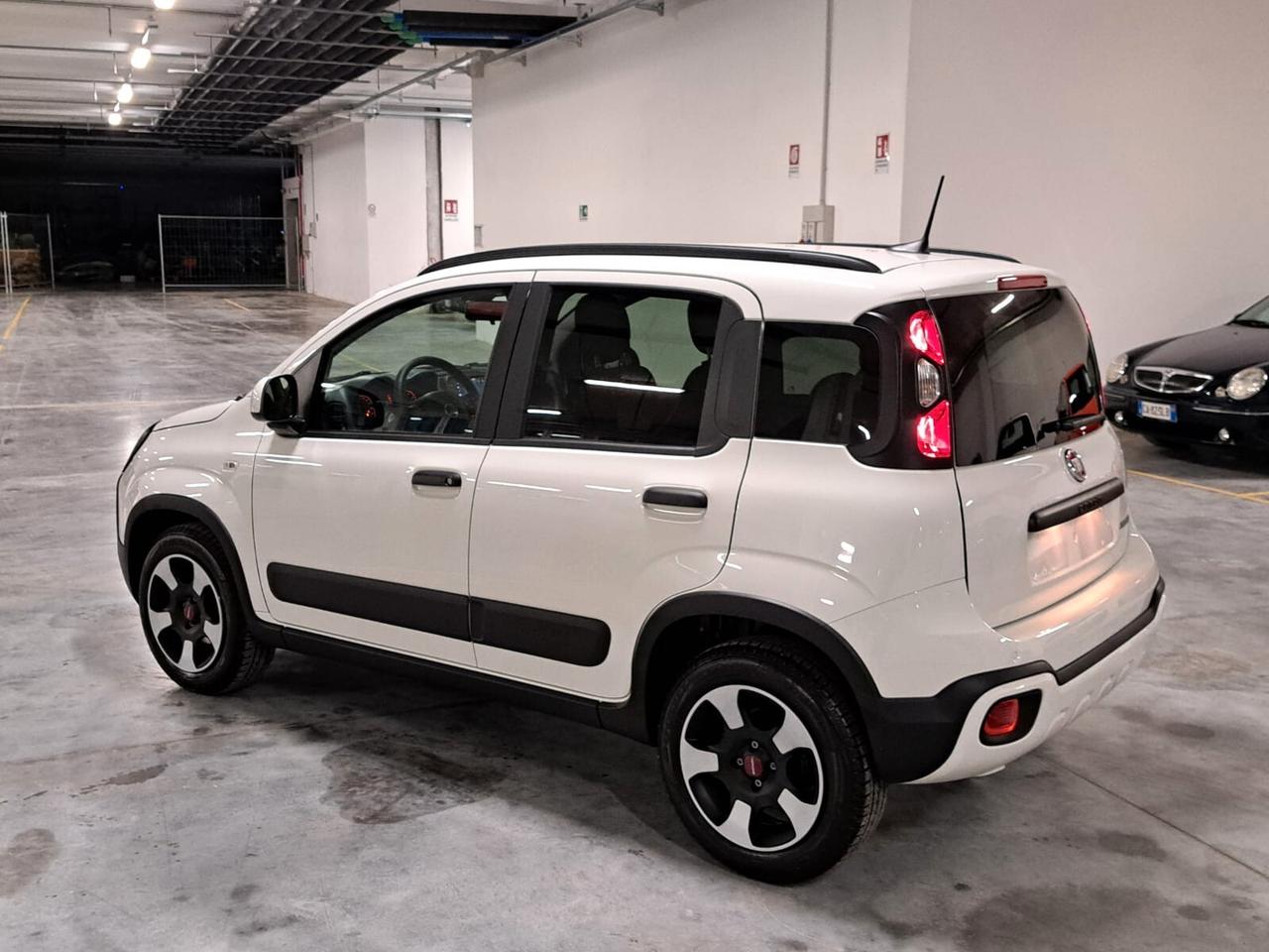 Fiat Panda 1000 FireFly Hybrid 70CV Cross 5 Porte Km. 0