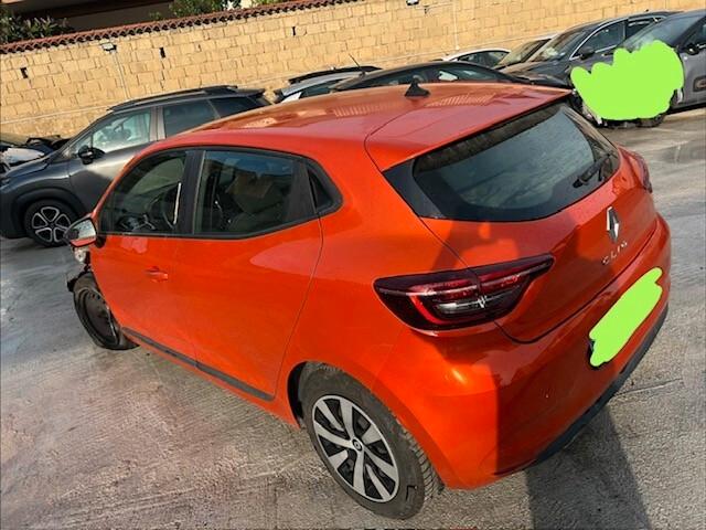 Renault Clio sinistrata incidentata TCe 100 CV GPL 5 porte Equilibre
