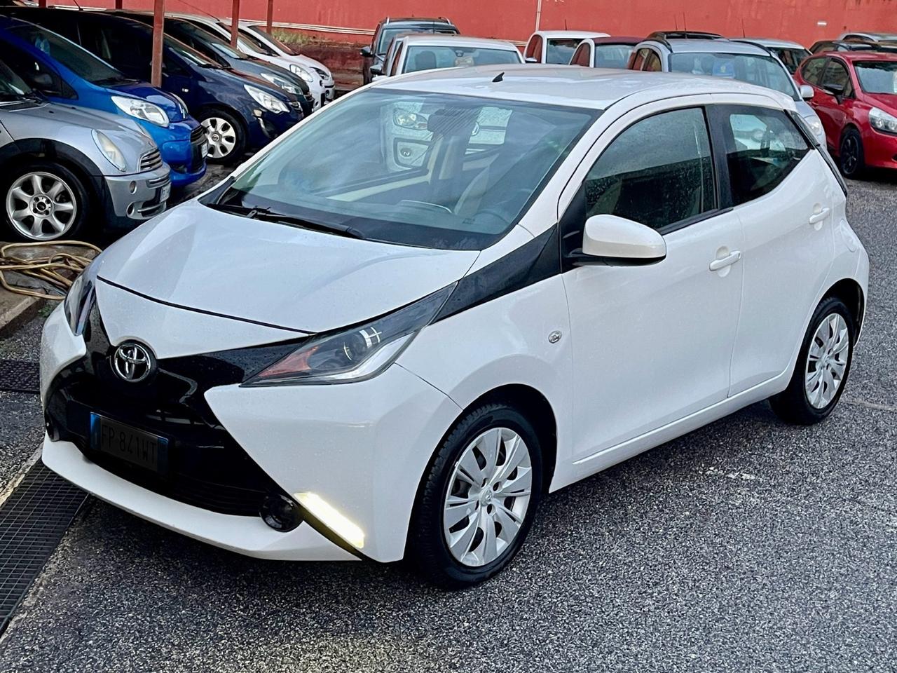 Aygo 1.0 VVT-i 72 CV-unipro-automatica-neopatentati