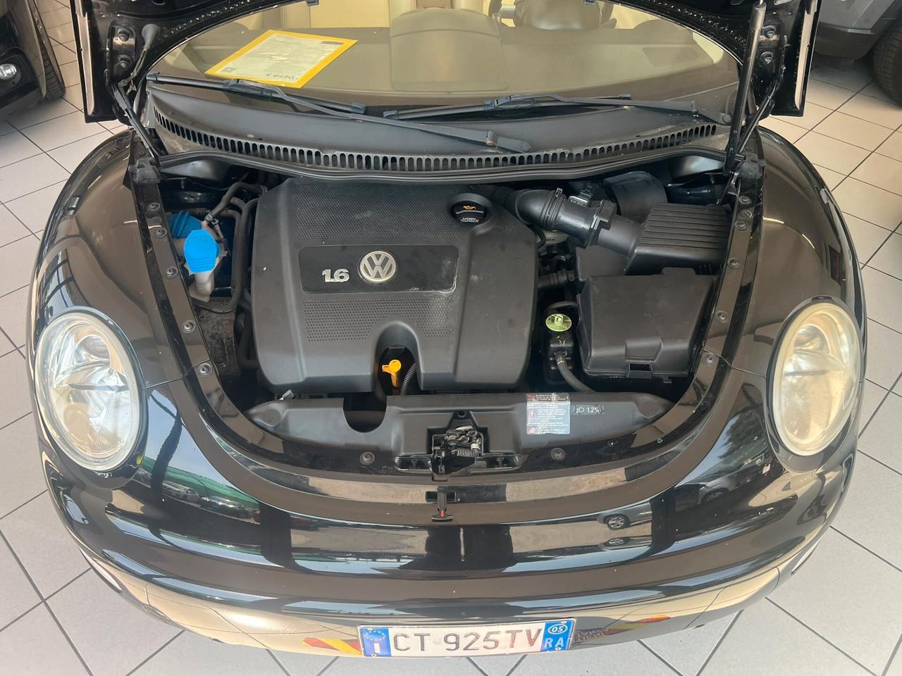 Volkswagen New Beetle 1.6 Cabrio