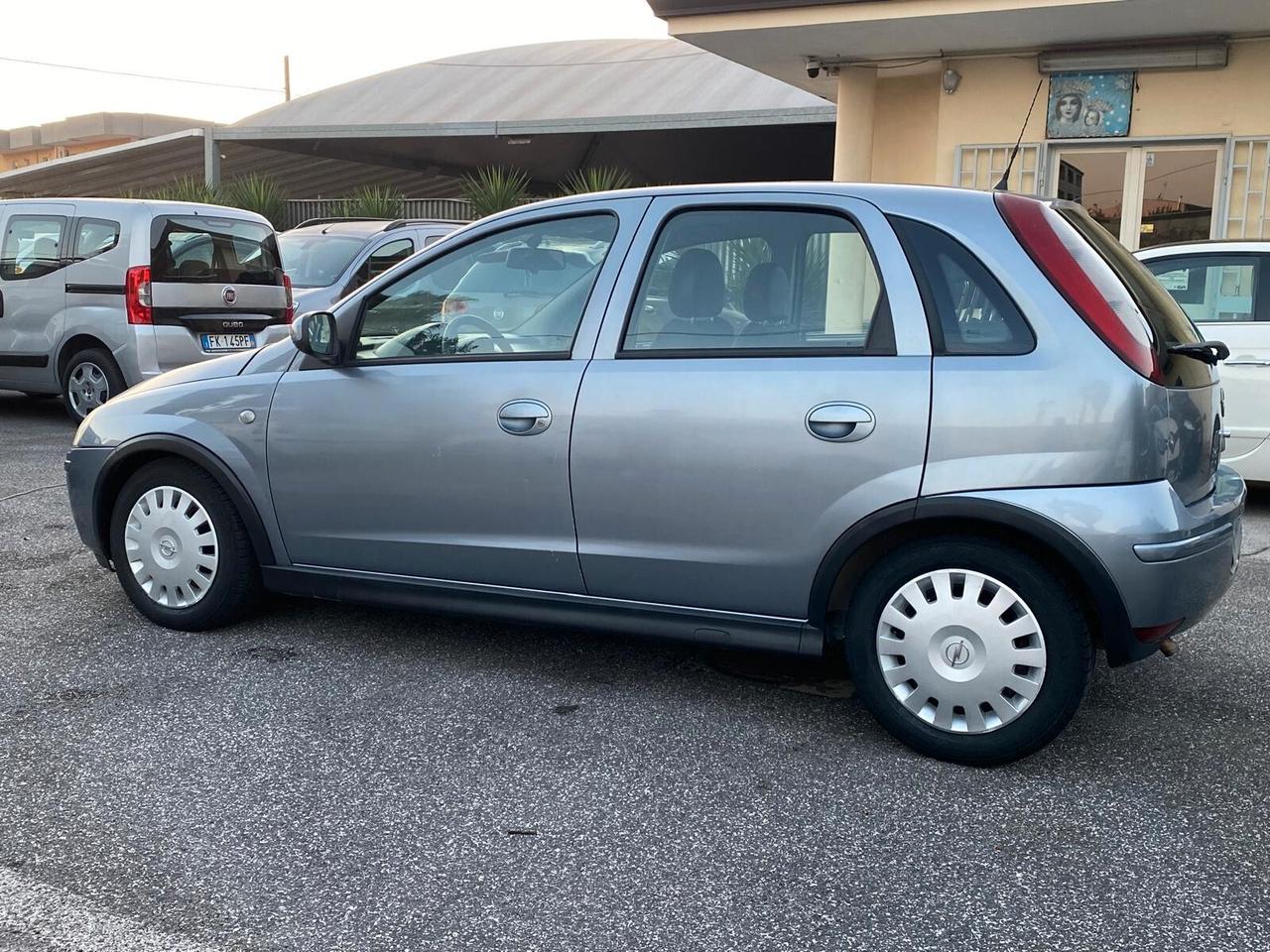 Opel Corsa 1.0i 12V GPL cat 5 porte Enjoy