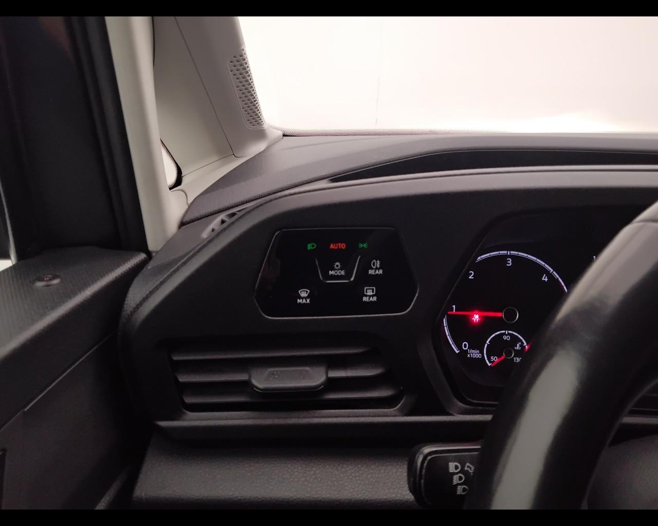 VOLKSWAGEN Caddy V - Caddy 2.0 tdi scr 102cv Space