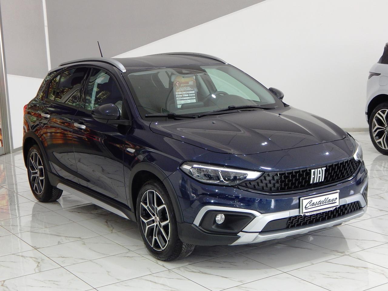 Fiat Tipo 5p 1.6 mjt Cross S&S NAVI-PARK-KAMERA-RADAR-LED