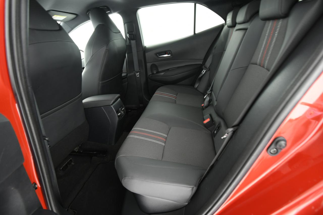 TOYOTA Corolla 2.0h GR Sport cvt CAMERA+ACC+APP CONNECT