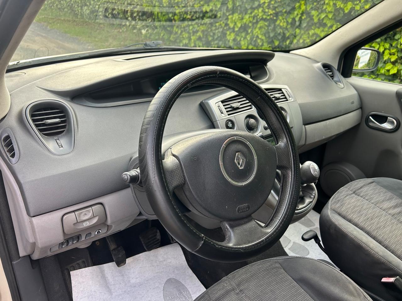 Renault Scenic 1.9 dCi Dynamique